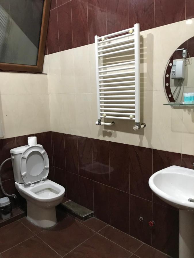 Rostus Hotell Tbilisi Exteriör bild
