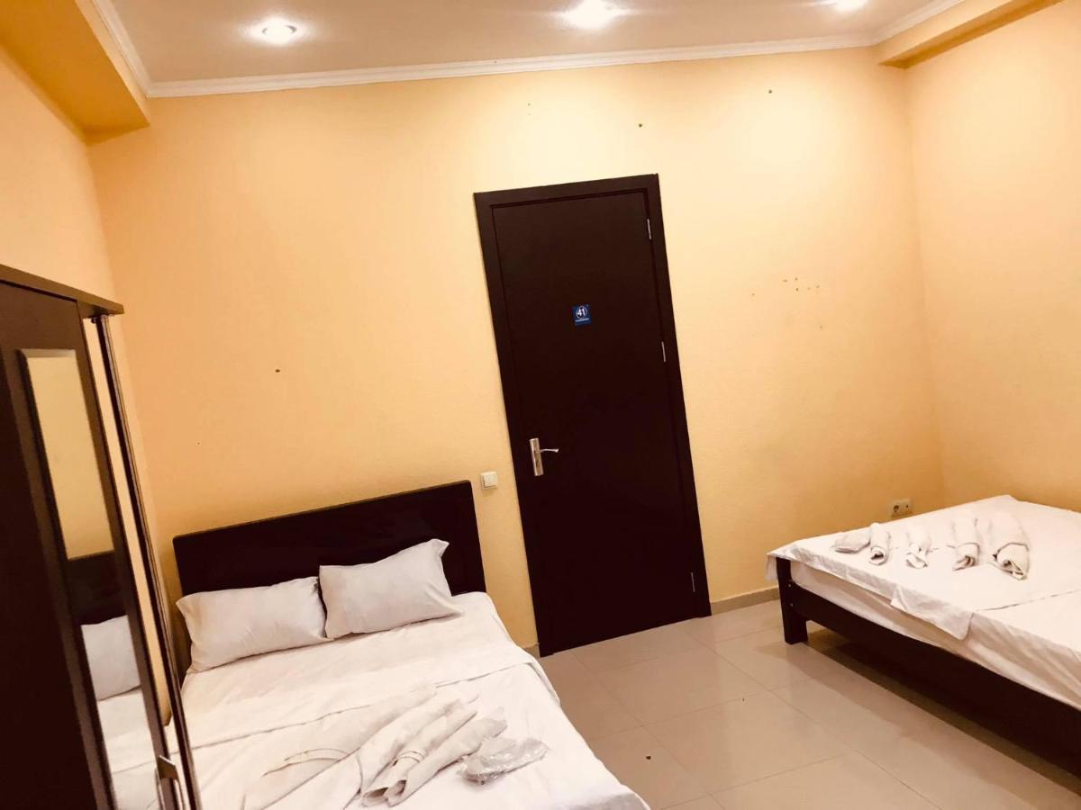 Rostus Hotell Tbilisi Exteriör bild