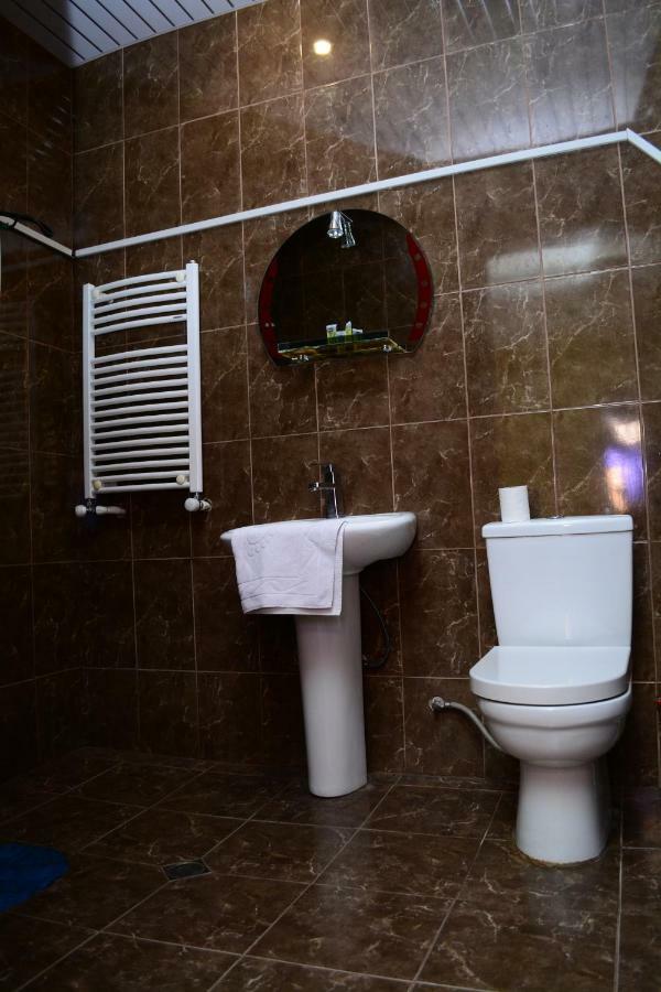 Rostus Hotell Tbilisi Exteriör bild